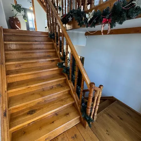 Girske Povitria Konukevi *