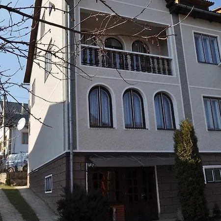 Girske Povitria Konukevi Yaremche